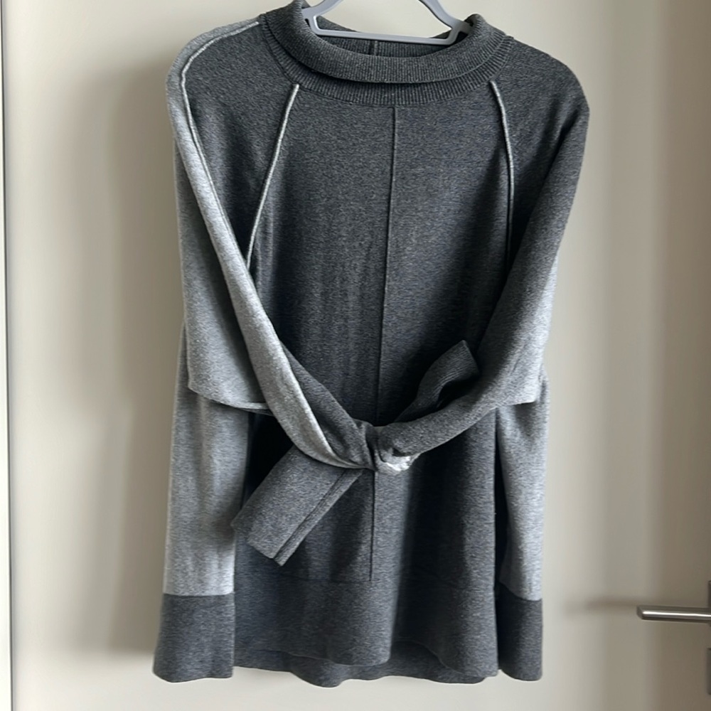 Vineyard Vines Two-Toned Raglan Mock Neck Sweater